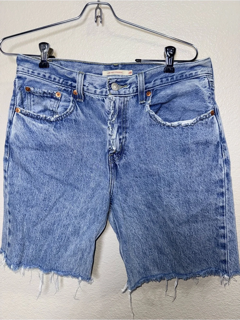 Levi’s Low Pro Straight 28 Cutoff Denim Jorts Raw Hem 90s Dad Shorts Grunge